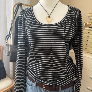 Max Studio Black & White Striped Long Sleeve Scoop Tee